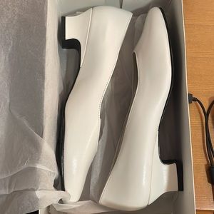 NEW Soft Style Shoes - size 9-1/2M